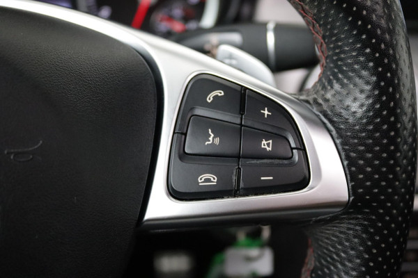 Mercedes-Benz CLA-Klasse 180 Business Solution AMG Upgrade Edition Automaat (PANO, NAVI, CRUISE, NL-AUTO, GOED ONDERHOUDEN)