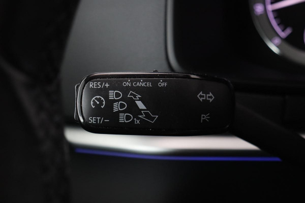 Škoda Karoq 1.0 TSI Style | Camera | Trekhaak | Navigatie | DAB+ | Canton | PDC | Carplay | Keyless | Climate control