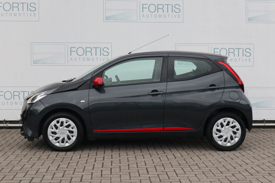 Toyota Aygo 1.0 VVT-i x-play limited NL-AUTO | AIRCO | P-CAMERA