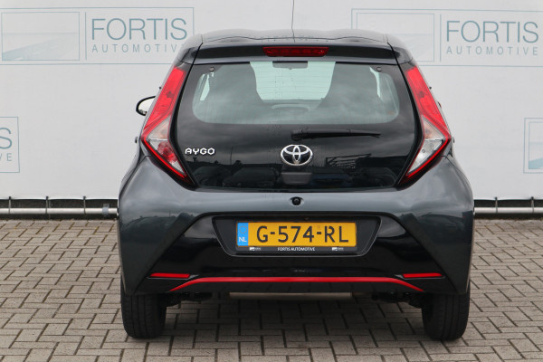 Toyota Aygo 1.0 VVT-i x-play limited NL-AUTO | AIRCO | P-CAMERA