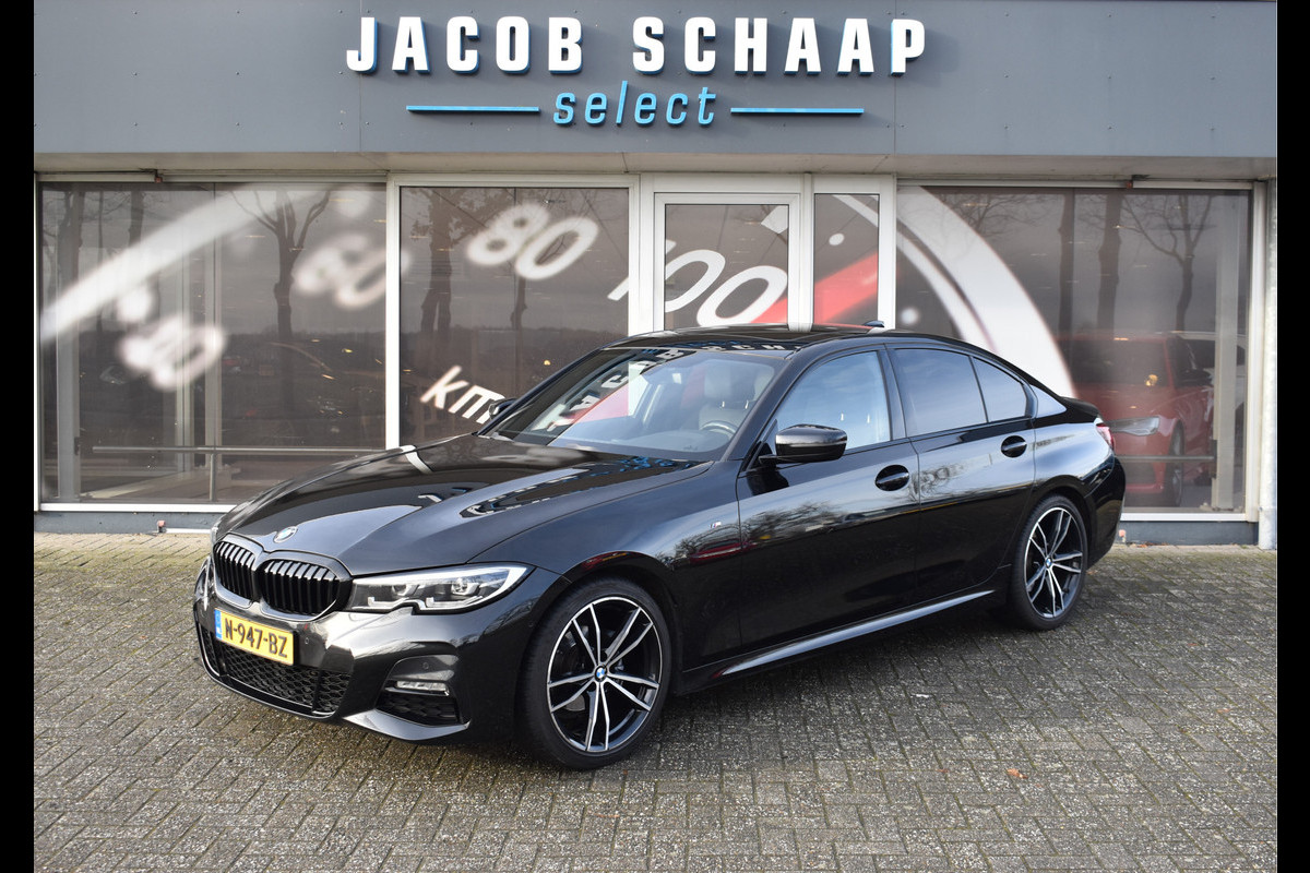 BMW 3 Serie 318i M-Sport Business / Pano-Schuifdak / 19" LMV / Verwarmb. stoelen / Privacy glas / Parking pack