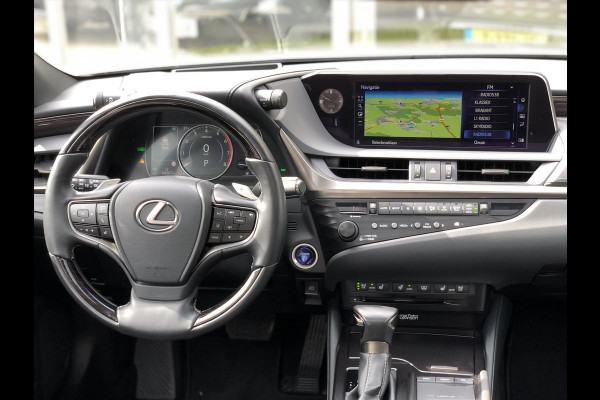 Lexus ES 300h President Line | Schuifdak, 360 Camera, Mark Levinson, Stuurverwarming, Stoelventilatie, Geheugenfunctie, Leer, Alle opties