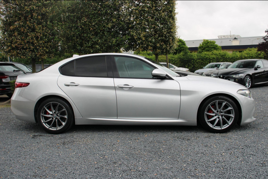 Alfa Romeo Giulia 2.0T Super 200 PK Aut. Veloce Xenon Leder Camera 18''