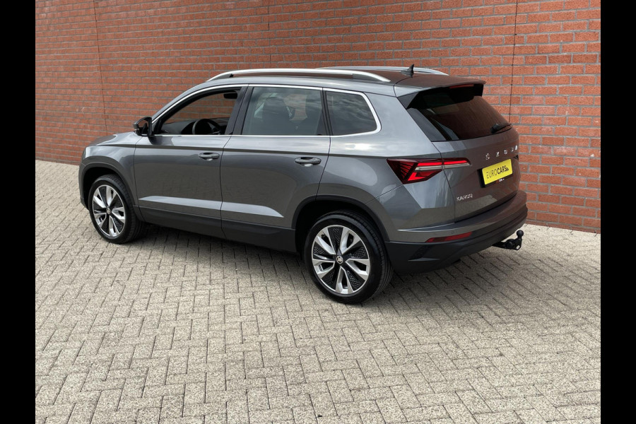 Škoda Karoq 1.5 TSI 150pk DSG Style | Navigatie | Apple Carplay/Android Auto | Parkeersensoren | Camera | Adaptive Cruise Control | Elektrische achterklep | Wegklapbare trekhaak | Stoel- en stuurverwarming | Ledverlichting | Virtual Cockpit | Climate Control