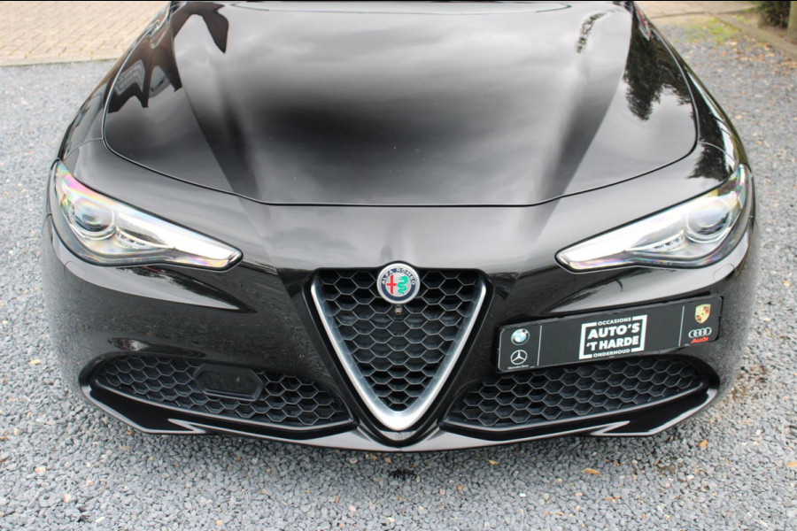 Alfa Romeo Giulia 2.0T Super 200 PK Aut. Xenon Leder Camera Memory '18