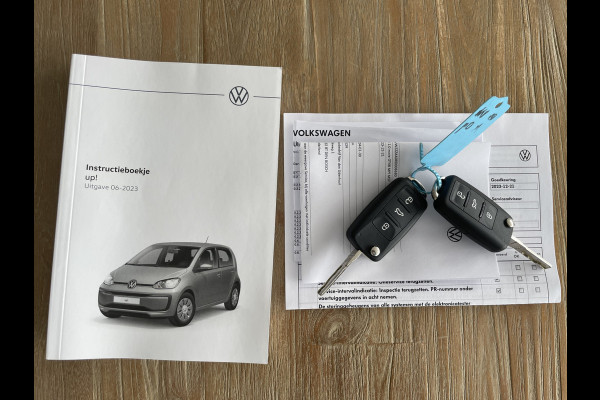 Volkswagen up! 1.0 // Nieuwe auto op kenteken // Airco - Radio/DAB/TEL/USB/AUX - CD+AB - Rijstr.-S - LED