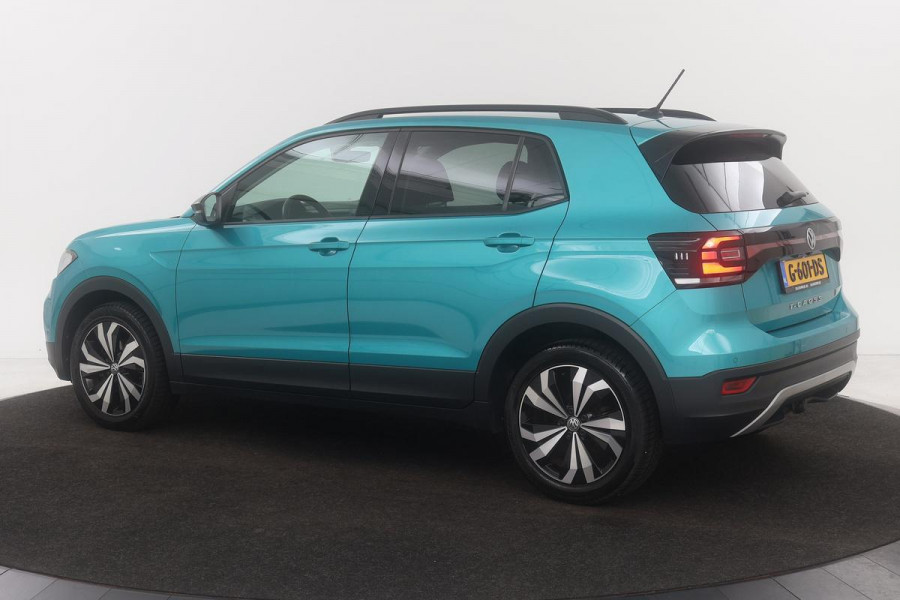 Volkswagen T-Cross 1.0 TSI Life | Carplay | Stoelverwarming | Camera | Trekhaak | Climate control | DAB+ | Navigatie | Sportstoelen | Adaptive Cruise