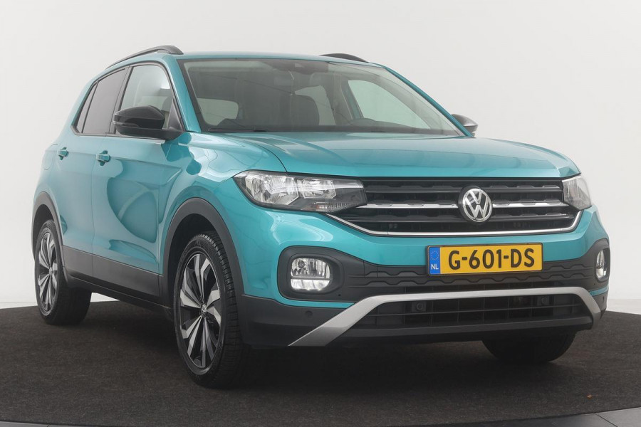 Volkswagen T-Cross 1.0 TSI Life | Carplay | Stoelverwarming | Camera | Trekhaak | Climate control | DAB+ | Navigatie | Sportstoelen | Adaptive Cruise