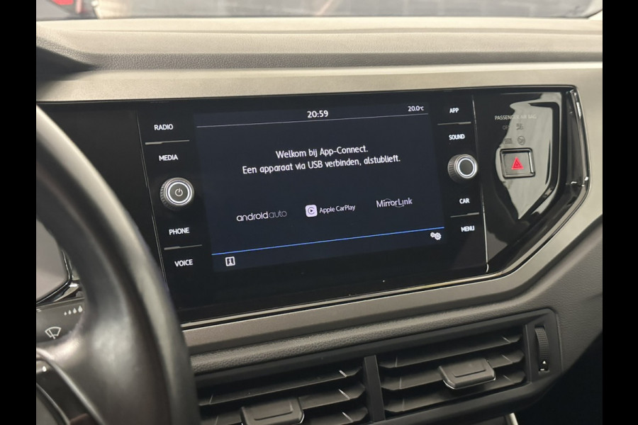 Volkswagen Polo 1.0 TSI Comfortline Navigatie via CarPlay, Apple CarPlay Frontassist, Limiter