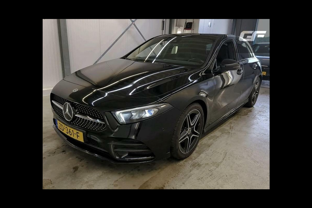 Mercedes-Benz A-Klasse 180 AMG Nightpakket Pano CarPlay NAP