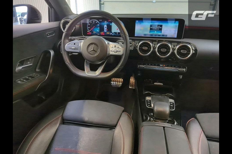 Mercedes-Benz A-Klasse 180 AMG Nightpakket Pano CarPlay NAP