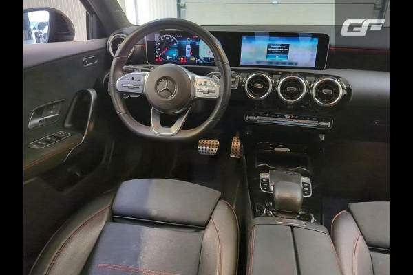 Mercedes-Benz A-Klasse 180 AMG Nightpakket Pano CarPlay NAP