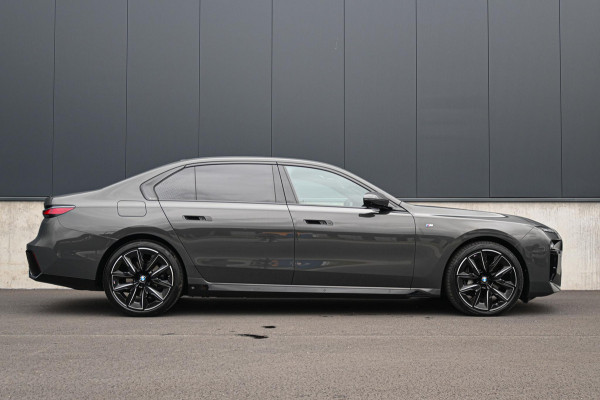 BMW 7 Serie 740d xDrive *M-Sport / Bowers & Wilkins / Panorama / Stoelventilatie / Stoelmassage / Rear-seat Entertainment / HUD*