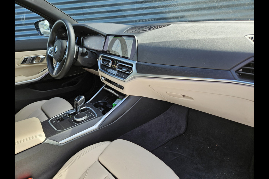 BMW 3-serie 330e M Sport Plug In Hybrid 292pk PHEV | Schuifdak | Adaptive Cruise |  Laser Led | 19"L.M | Head Up | Harman Kardon | Apple Carplay |