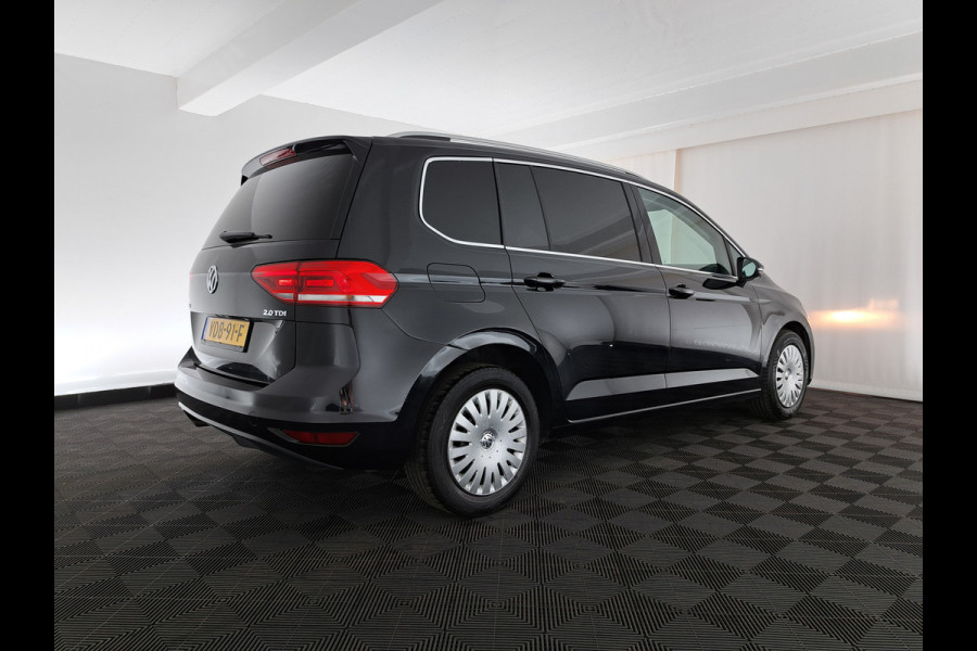 Volkswagen Touran 2.0 TDI 150pk Highline Aut. *ADAPTIVE-CRUISE | NAVI-FULLMAP | KEYLESS | DAB+ | COMFORT-SEATS | ECC*