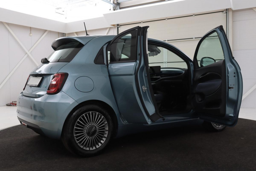 Fiat 500E 3+1 Icon 42 kWh | 14.000km | Android Auto | DAB+ | Keyless | Climate control | Cruise control