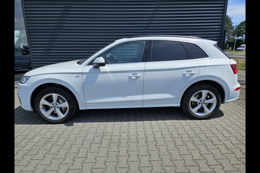 Audi Q5 50 TFSI e quattro S Line Plug In Hybrid PHEV | Panodak | Lederen Sportstoelen & Ventilatie | Camera | 19"L.M | Apple Carplay | Drive Select |