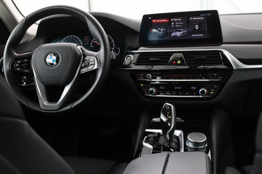 BMW 5 Serie 525d Sport Line | Adaptive cruise | Stoelverwarming | Navigatie | Sportstoelen | Full LED | PDC | Climate control
