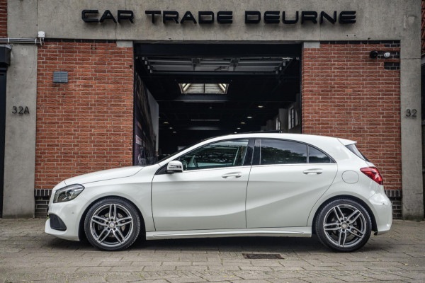 Mercedes-Benz A-Klasse 200 AMG Line PANO / NAVI / PDC