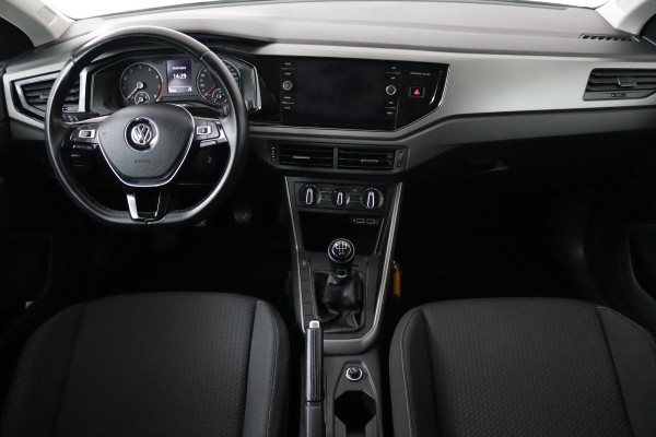 Volkswagen Polo 1.0 TSI Comfortline Sport (NAVIGATIE, CARPLAY, STUURBEDIENING, LED, 1e EIGENAAR, GOED ONDERHOUDEN)