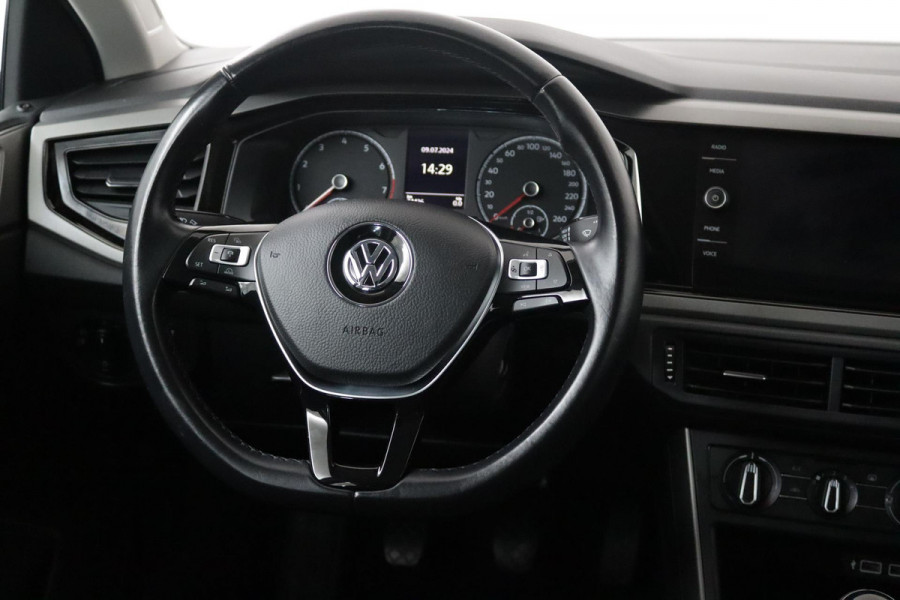 Volkswagen Polo 1.0 TSI Comfortline Sport (NAVIGATIE, CARPLAY, STUURBEDIENING, LED, 1e EIGENAAR, GOED ONDERHOUDEN)