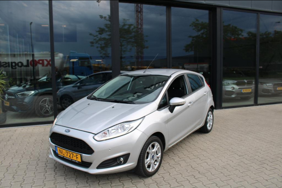 Ford Fiesta 1.0 Style Ultimate PDC/Cruise controle Rijklaar met Bovag garantie