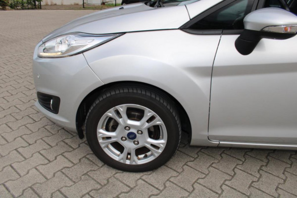 Ford Fiesta 1.0 Style Ultimate PDC/Cruise controle Rijklaar met Bovag garantie