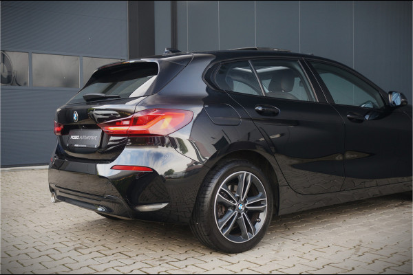 BMW 1-serie 118i Executive Ed. Sport | Panoramadak | Stoelverwarming | Stuur verwarming | Apple Carplay | Keyless | Automaat | Led | PDC | Aut. Airco | Cruise Control | Navigatie | Dealer Onderhouden |