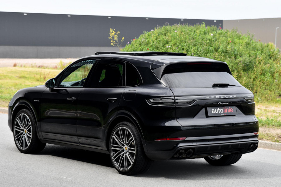 Porsche Cayenne 3.0 E-Hybrid. Sport Design, Chrono, Pano, 18 Weg, ACC, 360, Keyless, Luchtvering, Bose, Trekh, CarPlay!