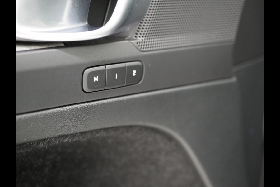 Volvo XC40 1.5 T5 Recharge Inscription | Panoramadak | 360 | Keyless | Leder | Memory