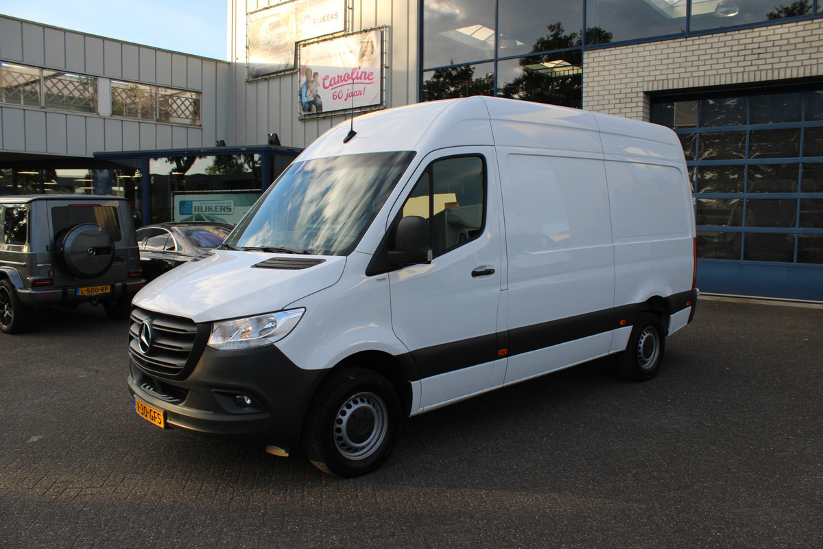 Mercedes-Benz Sprinter 317 CDI L2H2 RWD MBUX navigatie met 360 graden camera, Geveerde stoel, Stoelverwarming, Etc.