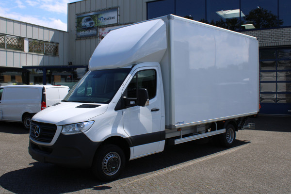 Mercedes-Benz Sprinter 517 CDI Bakwagen met laadklep 1000 kg Dhollandia laadklep, MBUX met navigatie, Geveerde stoel