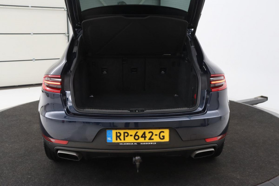 Porsche Macan 2.0 | Origineel NL | Trekhaak | Navigatie | Leder/Alcantara | PDC | Climate control | Cruise control | Bluetooth