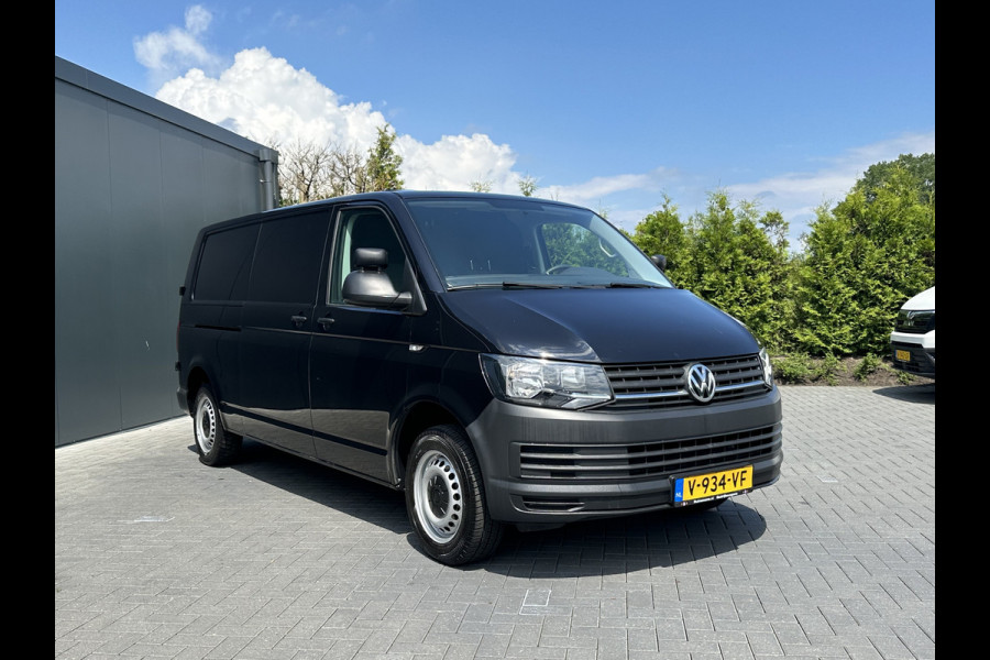 Volkswagen Transporter 2.0 TDI 115 PK / L2H1 / 1e EIGENAAR / AIRCO / CRUISE / NAVI / APPLE CARPLAY / PDC