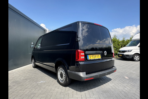 Volkswagen Transporter 2.0 TDI 115 PK / L2H1 / 1e EIGENAAR / AIRCO / CRUISE / NAVI / APPLE CARPLAY / PDC