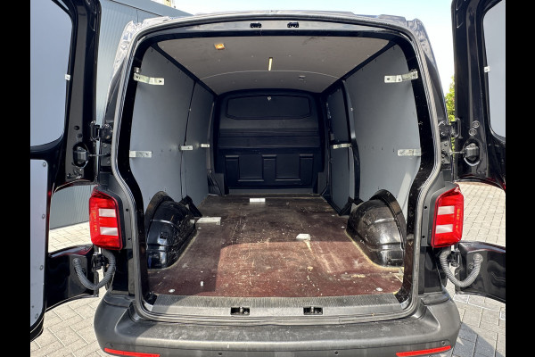 Volkswagen Transporter 2.0 TDI 115 PK / L2H1 / 1e EIGENAAR / AIRCO / CRUISE / NAVI / APPLE CARPLAY / PDC