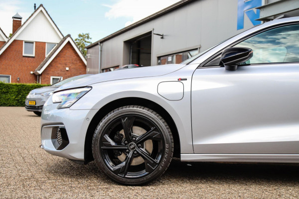 Audi A3 Sportback 40 TFSI e PHEV Advanced S Edition S-line 204pk S-Tronic|Panoramadak|Virtual Cockpit|Kuipstoelen|LED Matrix|Black