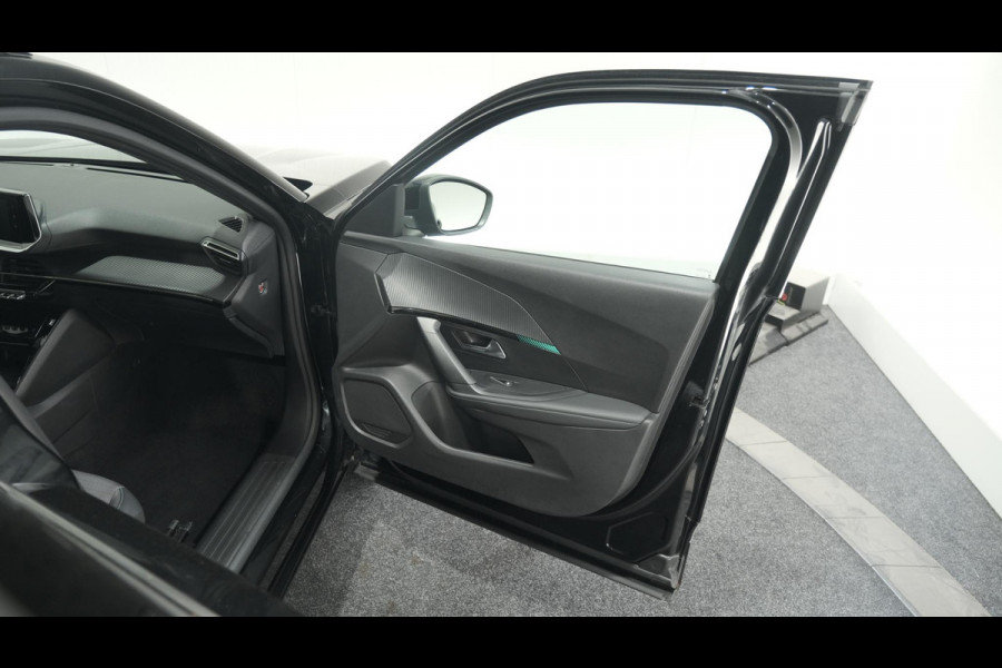 Peugeot 2008 PureTech 100 Allure Pack | Navigatie | Parkeersensoren | Climate Control | Apple Carplay