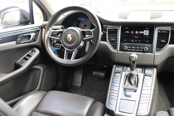 Porsche Macan 3.0 S 340 PK Luchtvering Trekhaak Camera Xenon Leder 20''