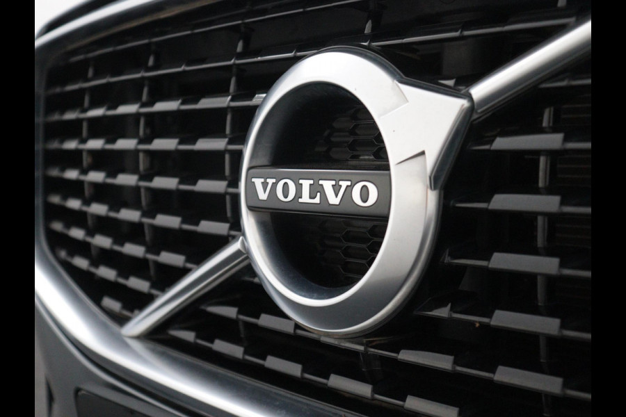 Volvo XC60 2.0 Recharge T8 AWD R-Design | Panorama | Camera |
