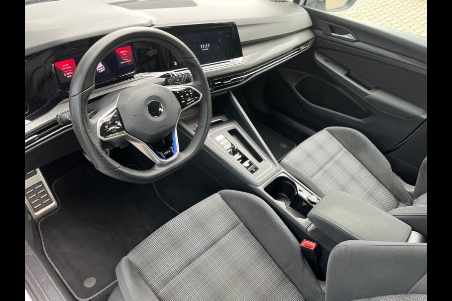 Volkswagen Golf 1.4 eHybrid GTE - Automaat - Virt.Cockpit - Parkeerhulp - LED - Climate