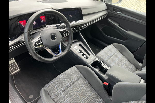 Volkswagen Golf 1.4 eHybrid GTE - Automaat - Virt.Cockpit - Parkeerhulp - LED - Climate