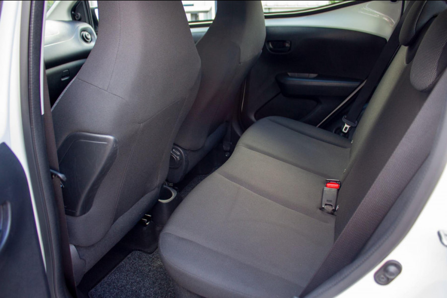 Toyota Aygo 1.0 VVT-i x | Prijs rijklaar incl.12 mnd garantie | Airco Elek. ramen Cdv+afstandsb. Pioneer radio+bluetooth