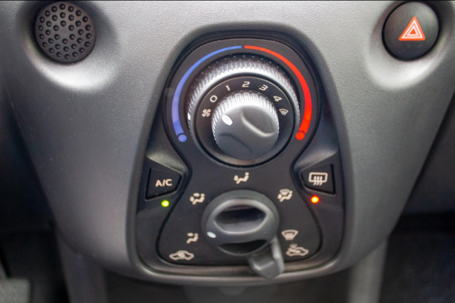 Toyota Aygo 1.0 VVT-i x | Prijs rijklaar incl.12 mnd garantie | Airco Elek. ramen Cdv+afstandsb. Pioneer radio+bluetooth