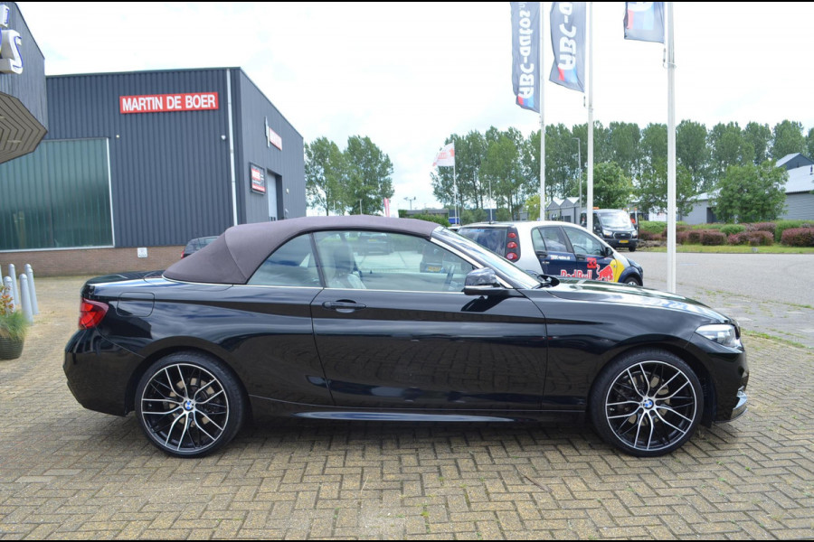 BMW 2 Serie Cabrio 220i High Exe M-sport