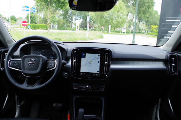 Volvo XC40 1.5 T2 130 PK Automaat Business Pro, Carplay, Navigatie, Leder, LED