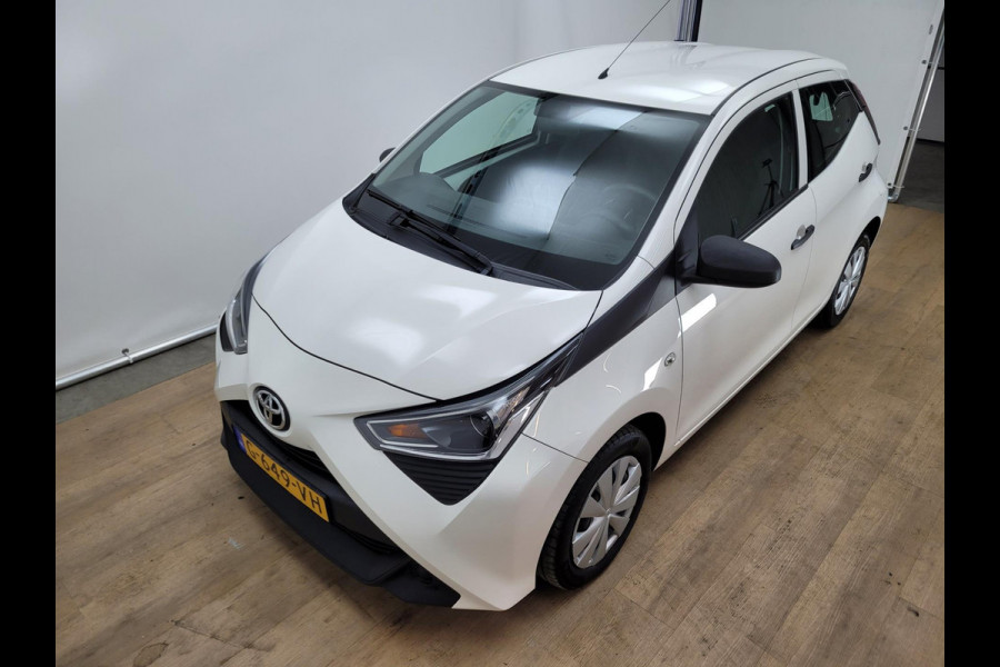 Toyota Aygo 1.0 VVT-i x-fun | Led lampen | Airco | Bluetooth audio | Cruisecontrol | Zuinig en lage weg. belasting | Boekjes erbij