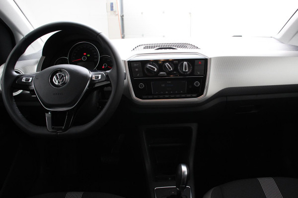 Volkswagen up! 1.0 Automaat high up! | Climate Control | Bluetooth | Lichtmetalen Velgen | 5-drs