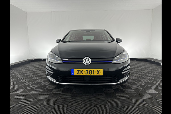 Volkswagen e-Golf Aut. (INCL.BTW) *HEAT-PUMP | ADAPTIVE-CRUISE | FULL-LED | VOLLEDER-VIENNA | DYNAUDIO | VIRTUAL-COCKPIT | KEYLESS | CAMERA | SPORT-SEATS | DAB+ | ECC | PDC | 17''ALU*