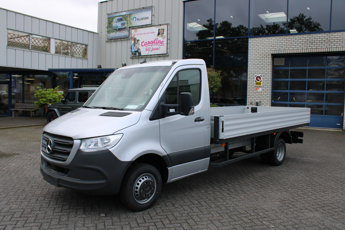 Mercedes-Benz Sprinter 517 CDI 3500kg trekgewicht, MBUX, Geveerde stoel, Etc.